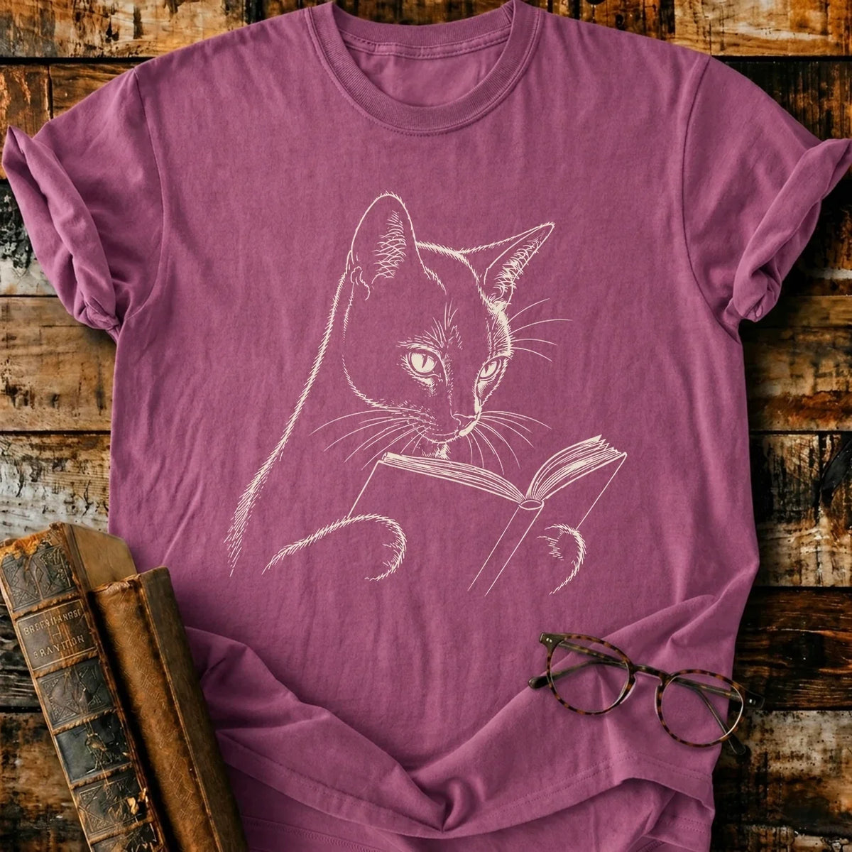 Siamese Cat Reading T-Shirt